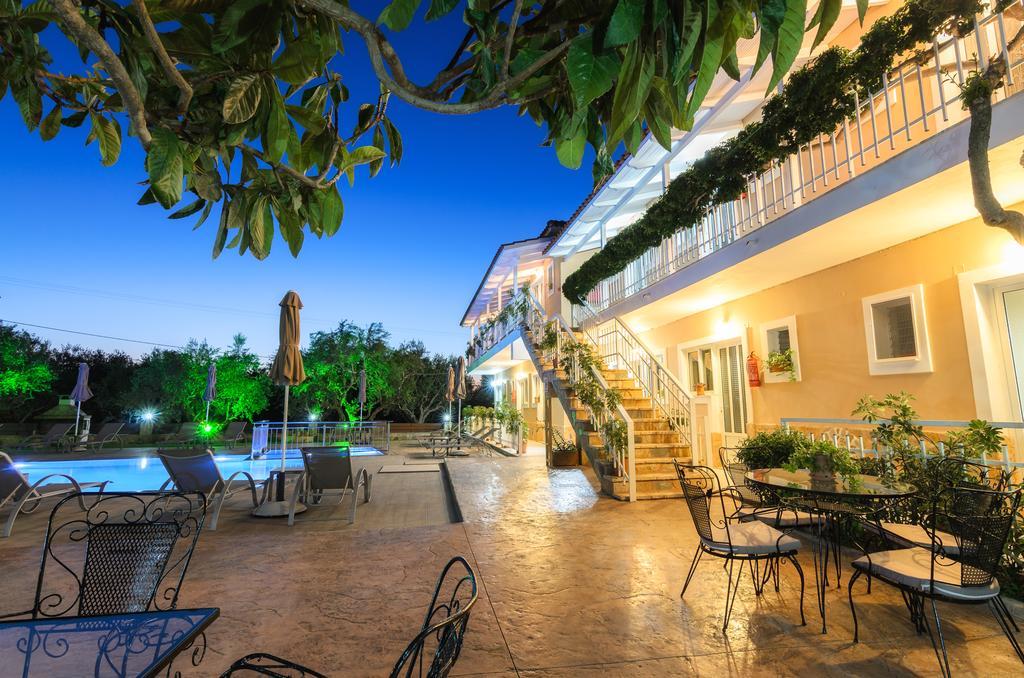Artemis Apartments Kypseli Buitenkant foto
